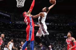 足球直播在线观看免费-爆冷！篮网队逆转击败强敌，球迷惊呼不已