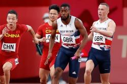 足球直播在线直播观看免费-爆冷！赛车强队意外出局震惊全场的简单介绍