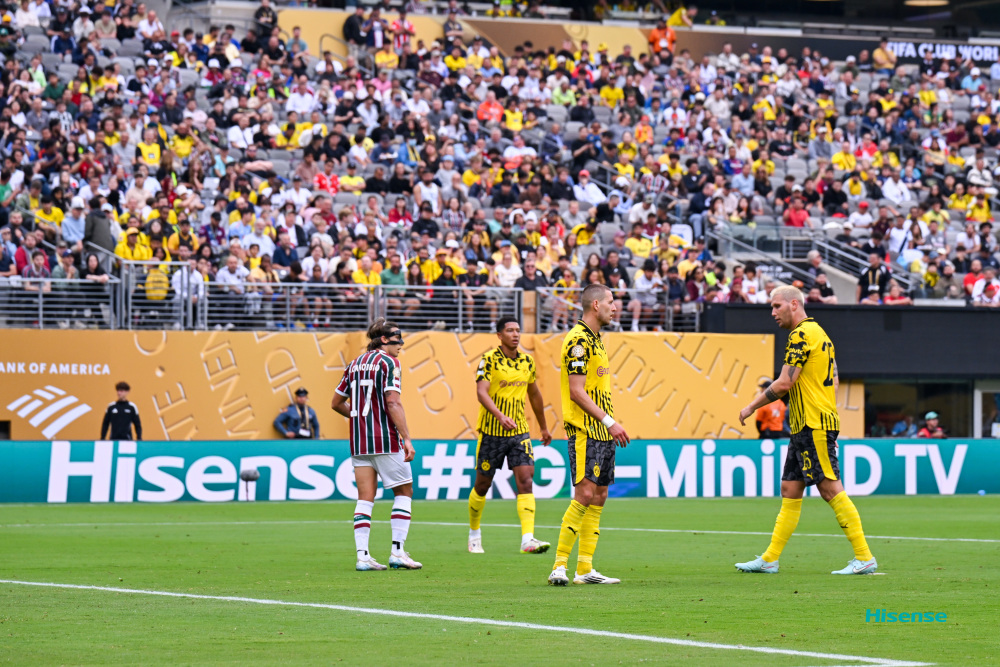 包含薯片球场大战，多特蒙德成功守住领先优势的词条