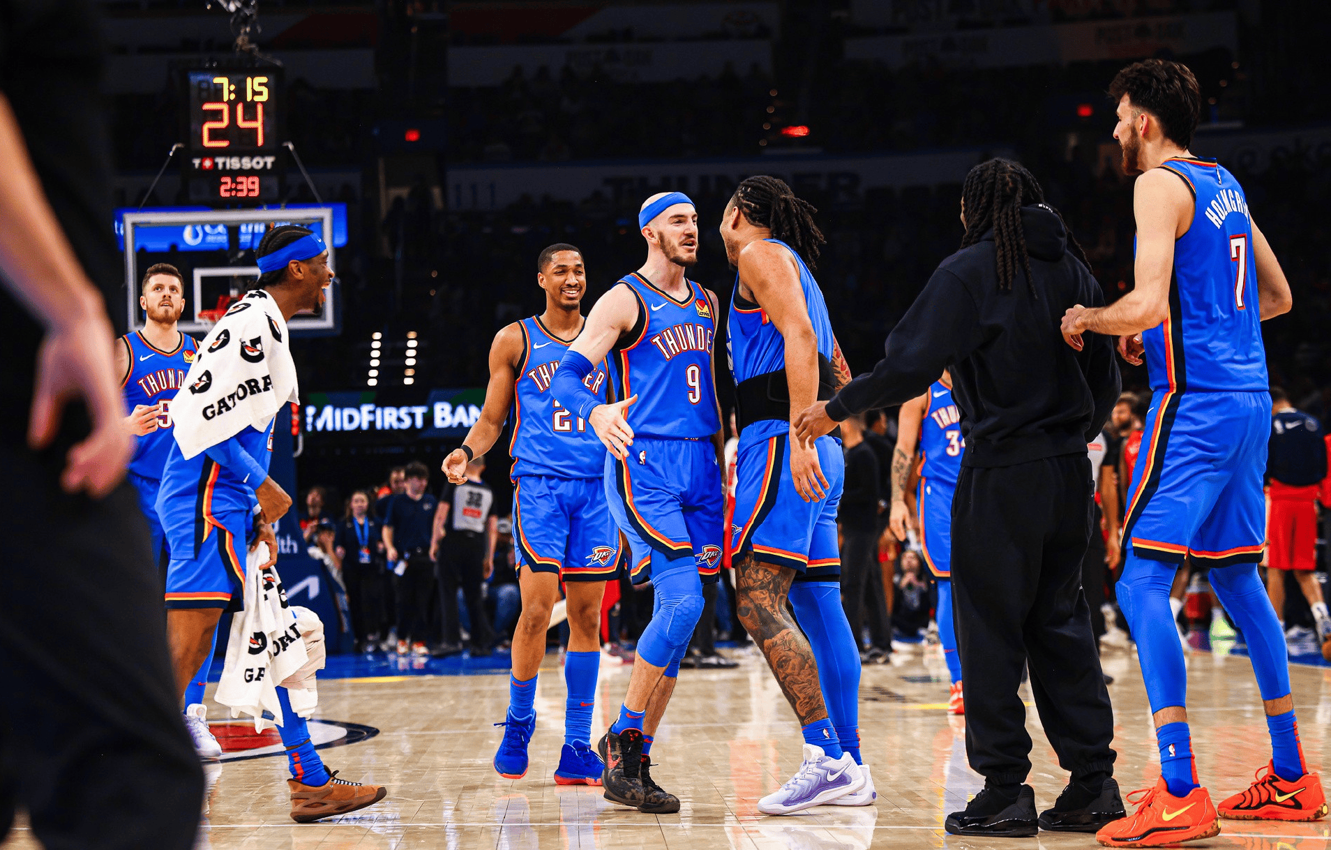 亚历山大-沃克连续三场砍下+将黄蜂推向季后赛的简单介绍