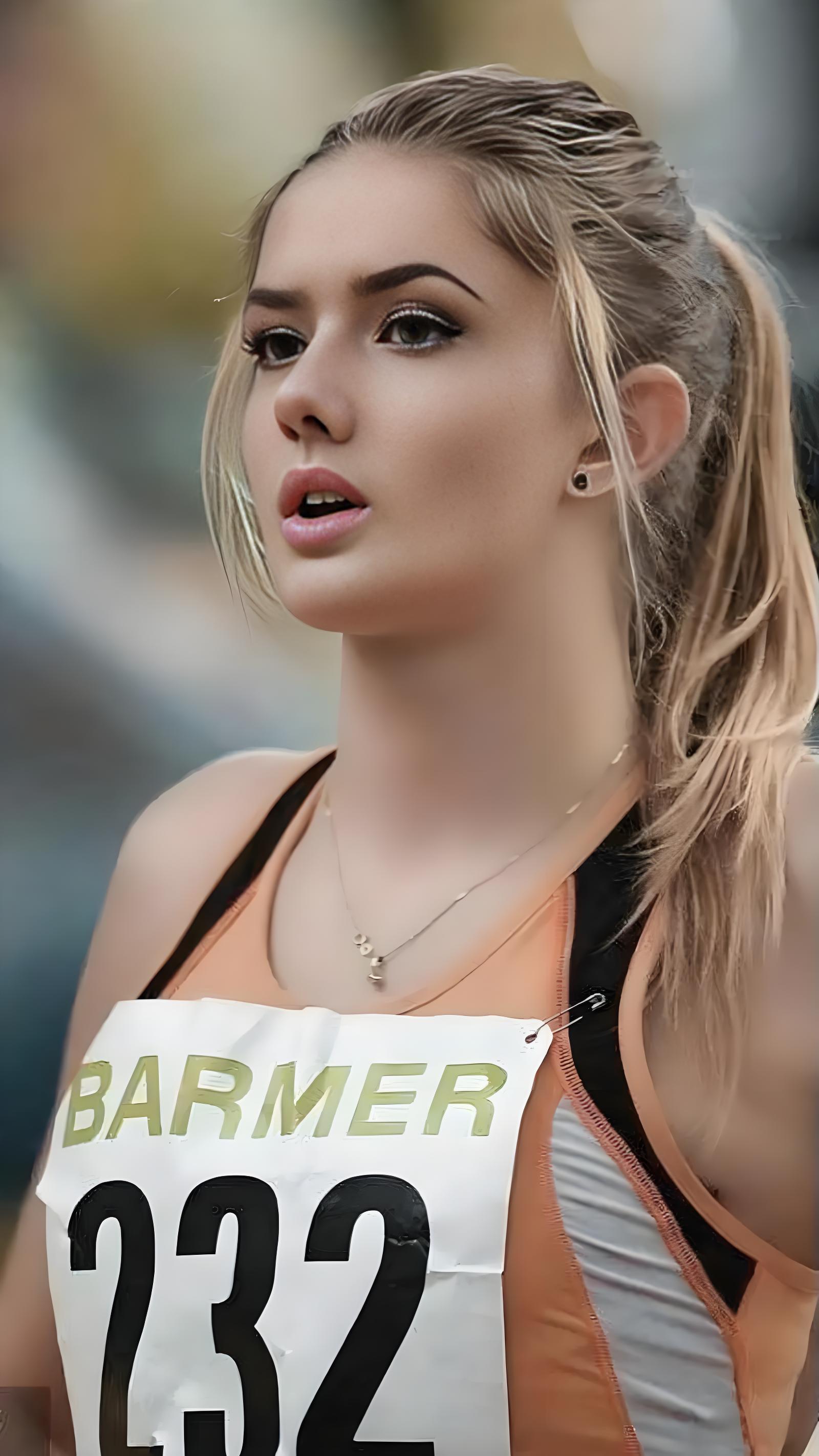 关于全球赛场上，女子运动员展示实力的信息