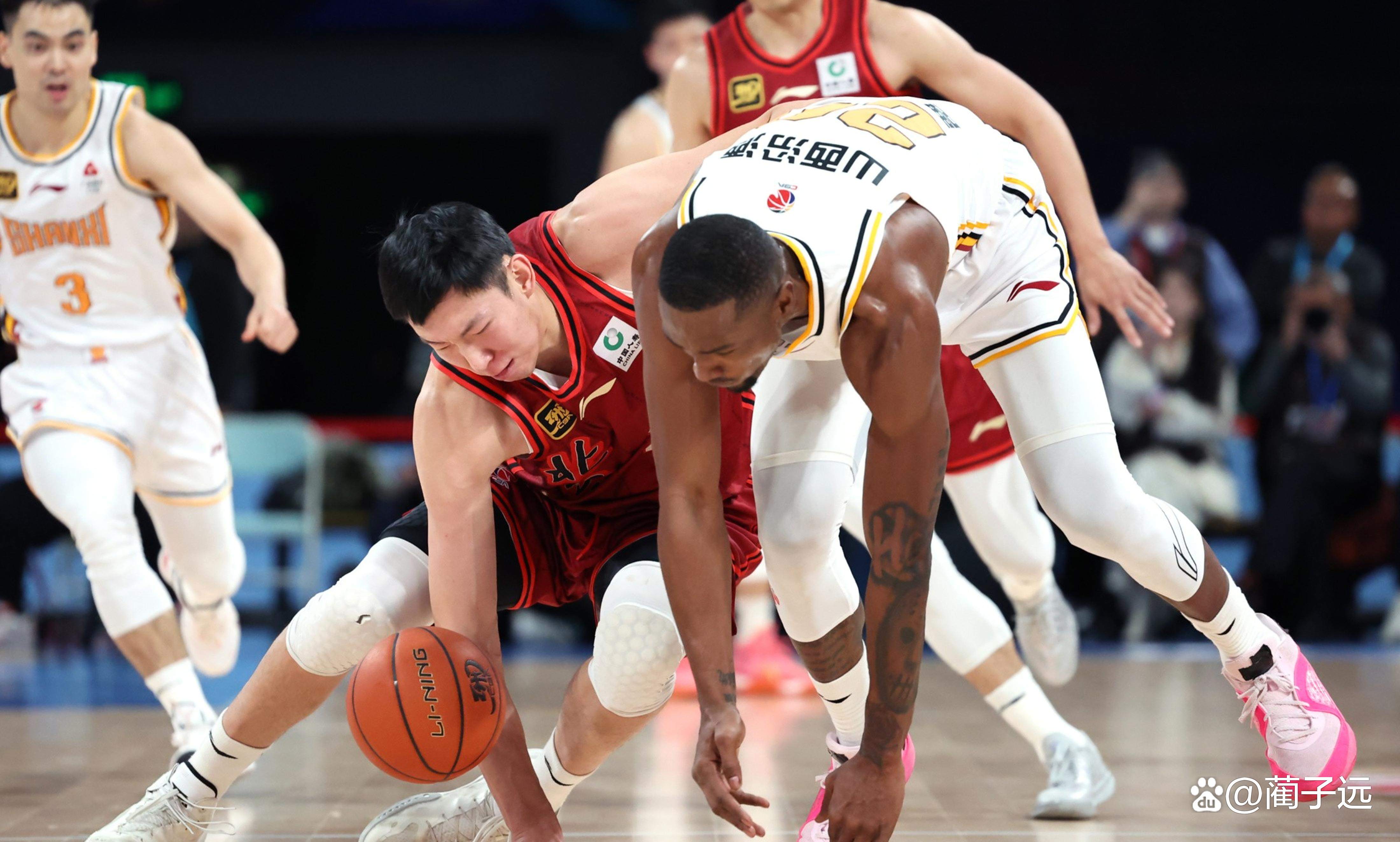 北京队领跑积分榜,势不可挡的实力展现 北京队领跑积分榜,势不可挡的实力展现