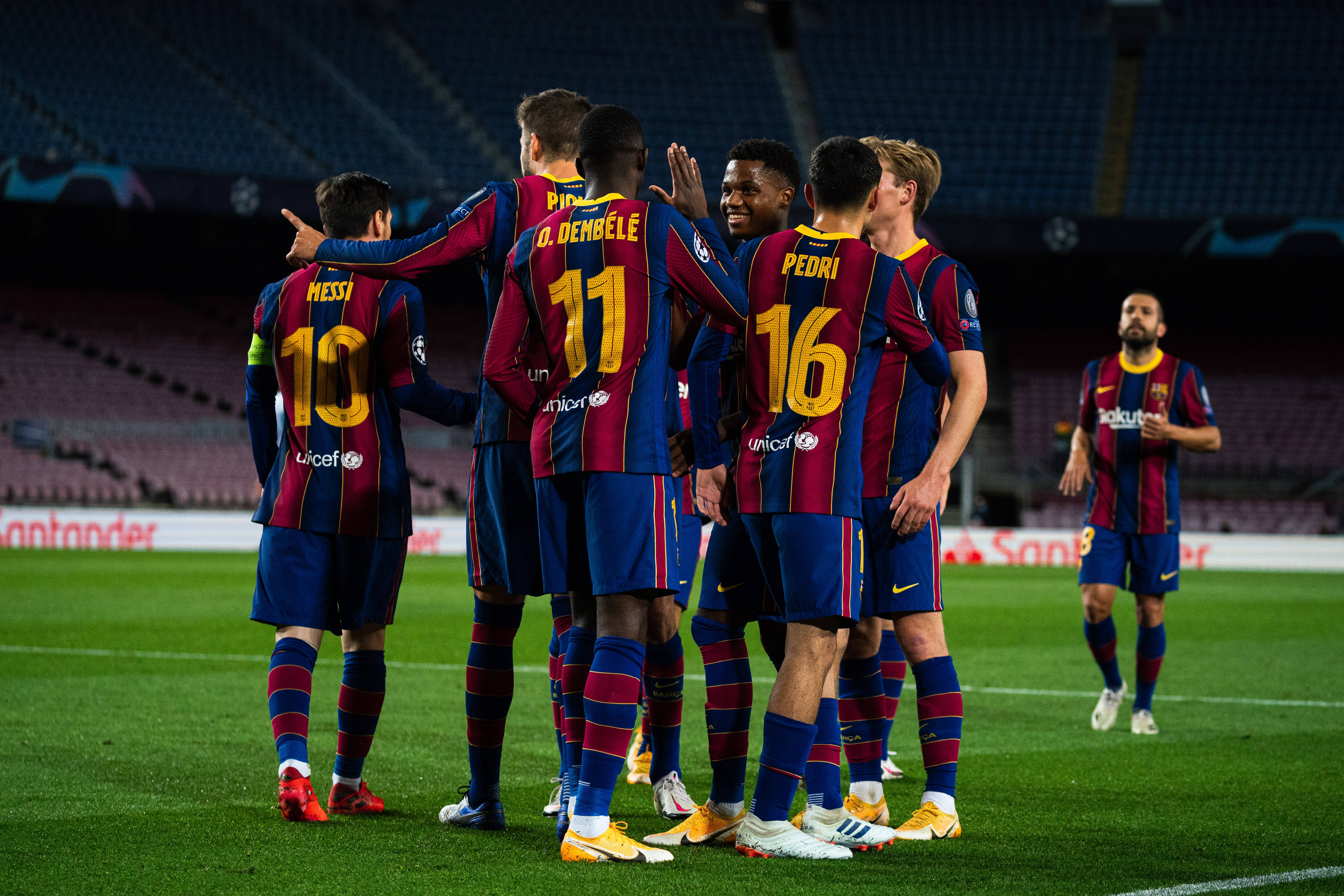 一场悬念的欧洲足球比赛赢得球迷热议的简单介绍