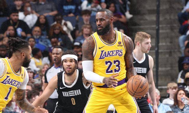 湖人战太阳,詹姆斯戴维斯联手掀翻对手 湖人战太阳,詹姆斯戴维斯联手掀翻对手