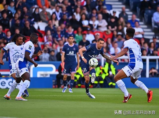 包含切尔西逆转秘鲁，马尔基尼奥斯完成帽子戏法的词条